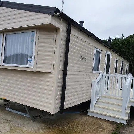 Vakantiehuis New 3 Bedroom Caravan, Sleeps 8, At Parkdean Newquay New Quay