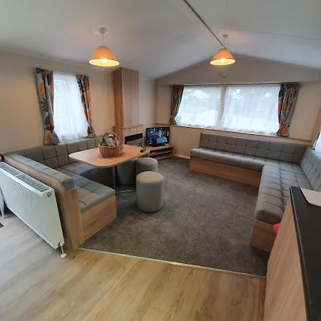 New 3 Bedroom Caravan, Sleeps 8, At Parkdean Newquay Vakantiehuis *