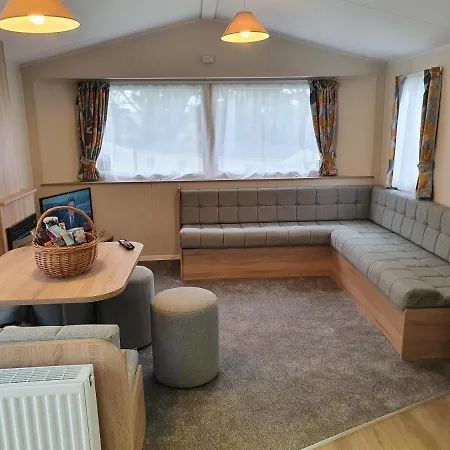 New 3 Bedroom Caravan, Sleeps 8, At Parkdean Newquay Vakantiehuis