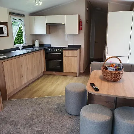 New 3 Bedroom Caravan, Sleeps 8, At Parkdean Newquay * New Quay