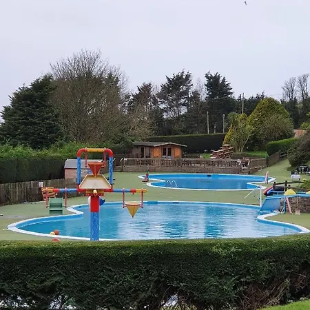 Vakantiehuis New 3 Bedroom Caravan, Sleeps 8, At Parkdean Newquay *