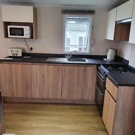 New 3 Bedroom Caravan, Sleeps 8, At Parkdean Newquay Vakantiehuis *