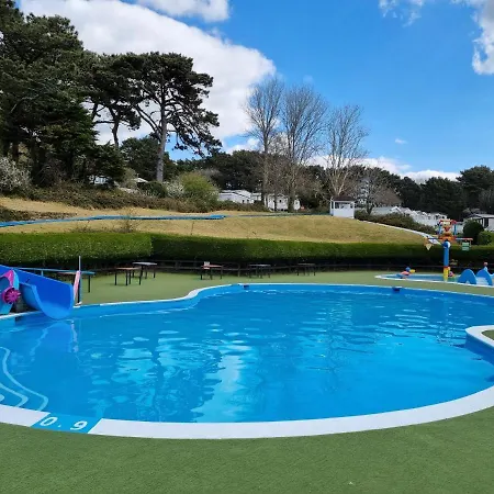Vakantiehuis New 3 Bedroom Caravan, Sleeps 8, At Parkdean Newquay New Quay