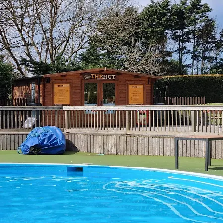 New 3 Bedroom Caravan, Sleeps 8, At Parkdean Newquay Vakantiehuis New Quay