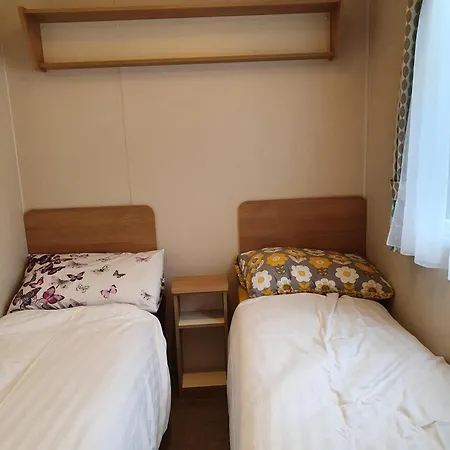 New 3 Bedroom Caravan, Sleeps 8, At Parkdean Newquay Vakantiehuis *