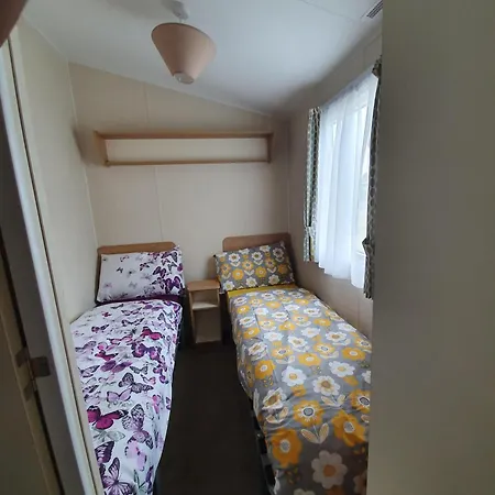 New 3 Bedroom Caravan, Sleeps 8, At Parkdean Newquay * New Quay