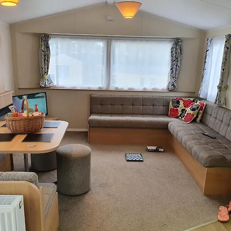 New 3 Bedroom Caravan, Sleeps 8, At Parkdean Newquay New Quay